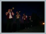 Maibaumsetzen 2014 - Hohe Tannen auf dem Dach des Jugenclub